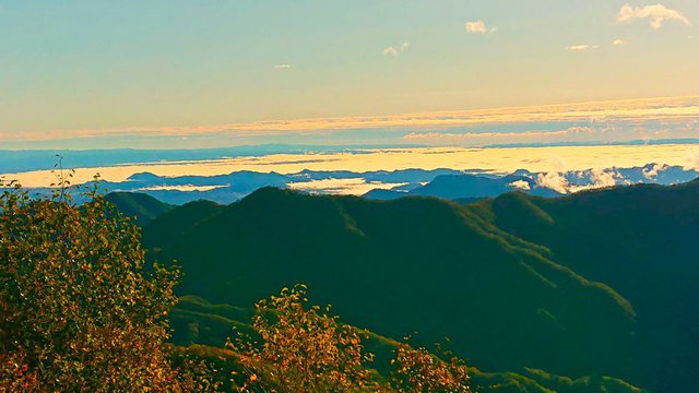 702�� �����̕x�m�R���] 02_�_�C�̎R��