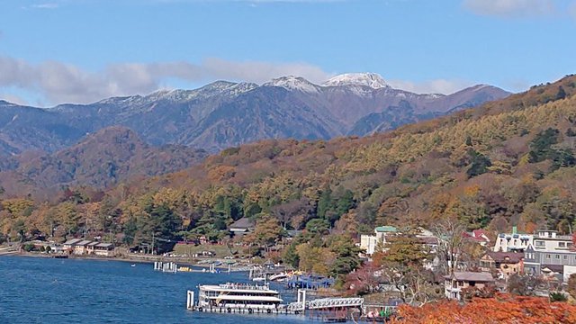 703�� �����R������ƐF�Z���Ȃ锪���o�� 01_������̔����A�R