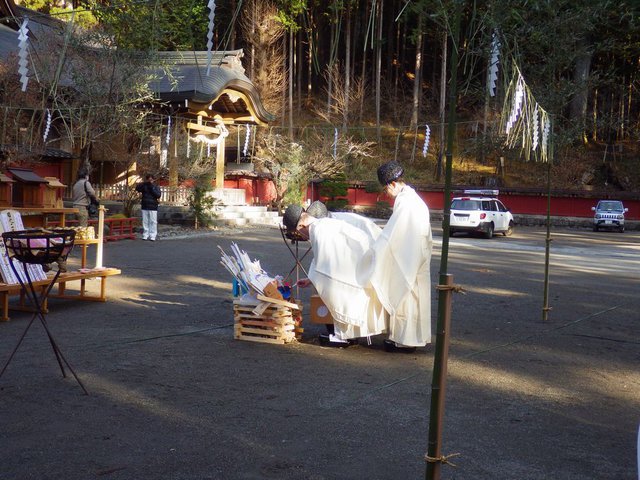 713�� �V�N���}���邽�߂̐_���u�Ð_�D�Ĕ[�Ձv�֍s 01_�{�i�ɂ��_��